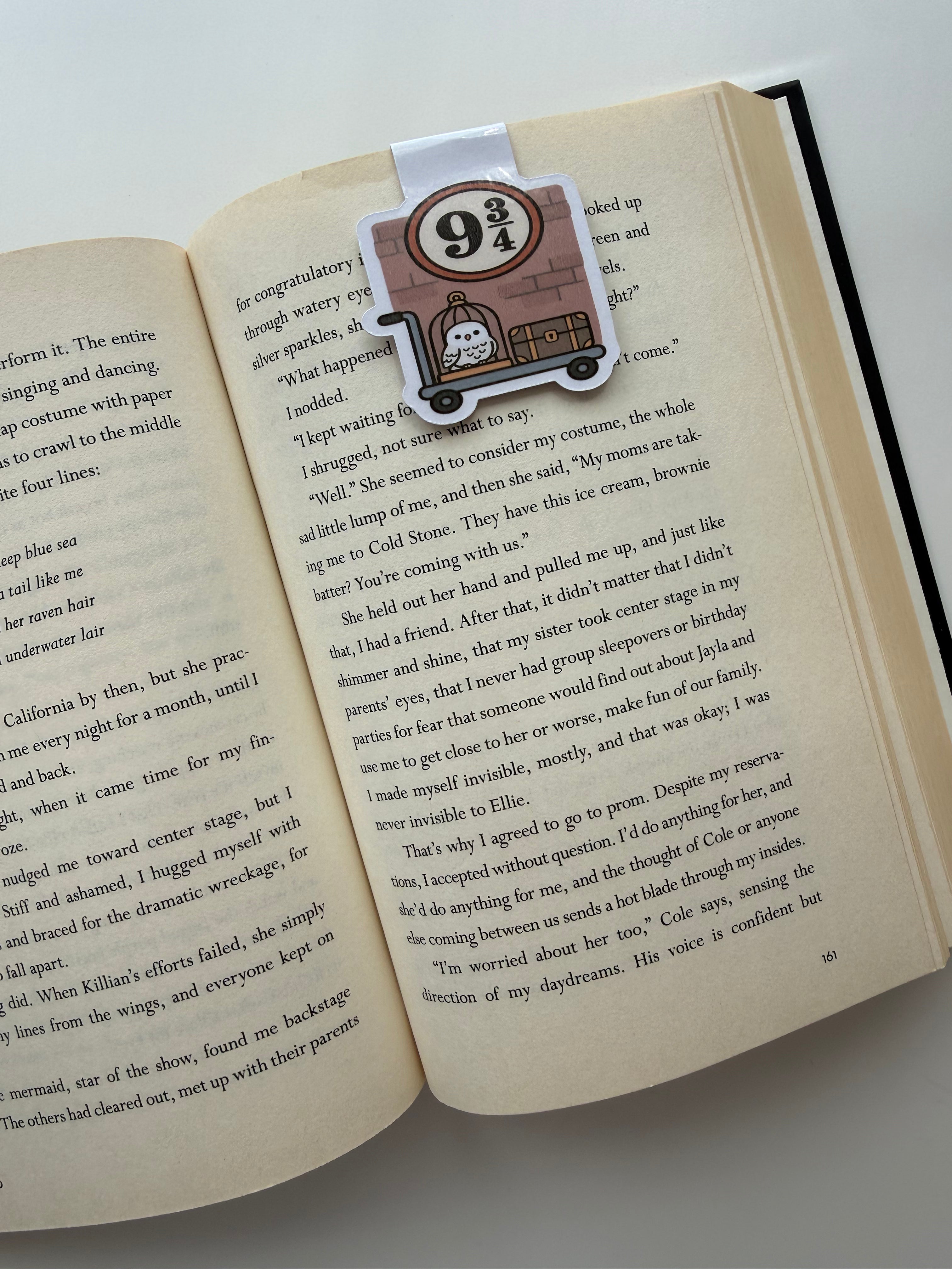 Wizarding Reads Collection Magnetic Bookmark