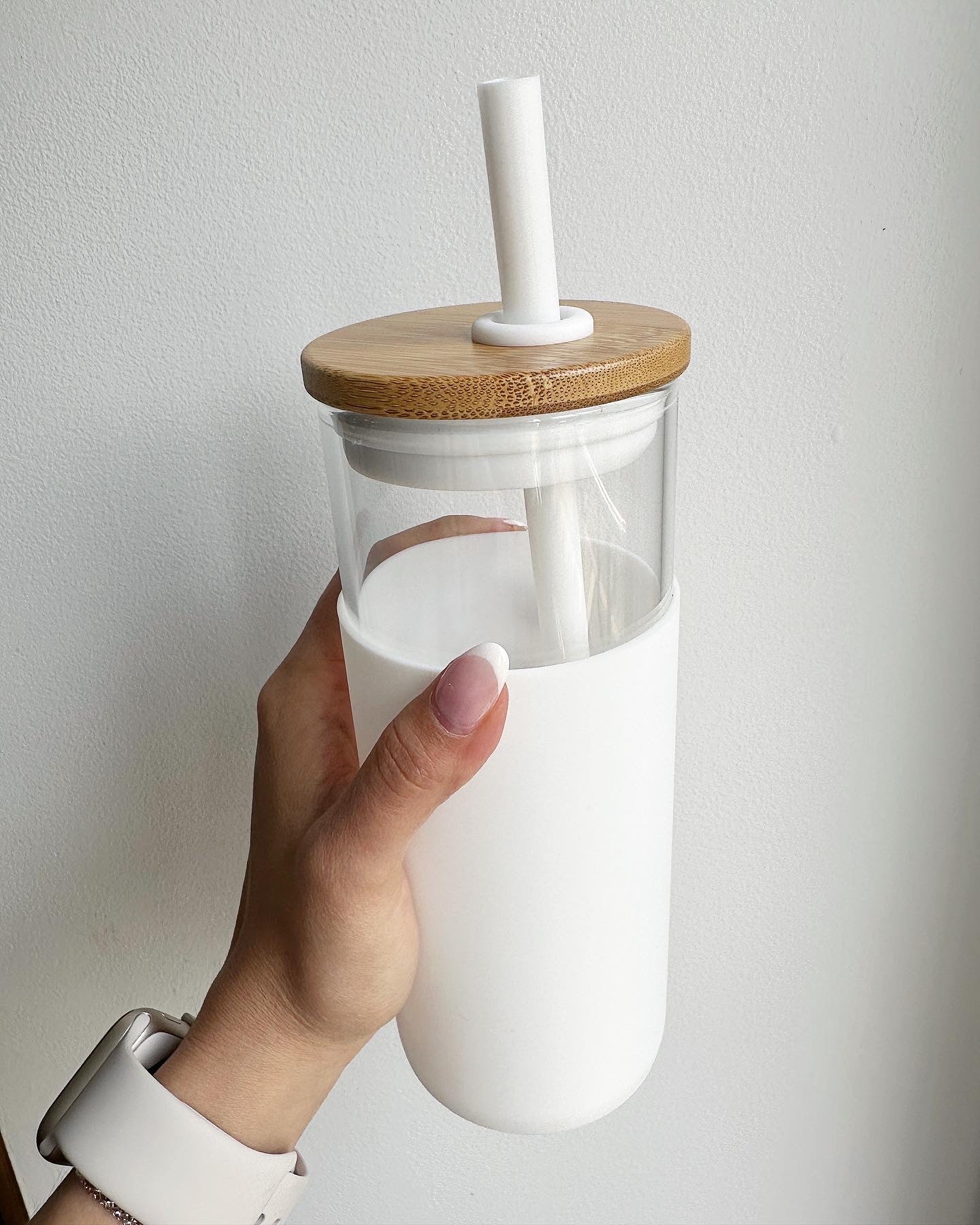 GLASS TUMBLER WITH SLEEVE